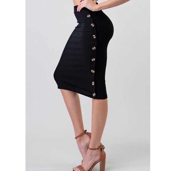 Youdivine Collection Dresses & Skirts - 🎉HP 🎉 Black Button Up Midi Skirt